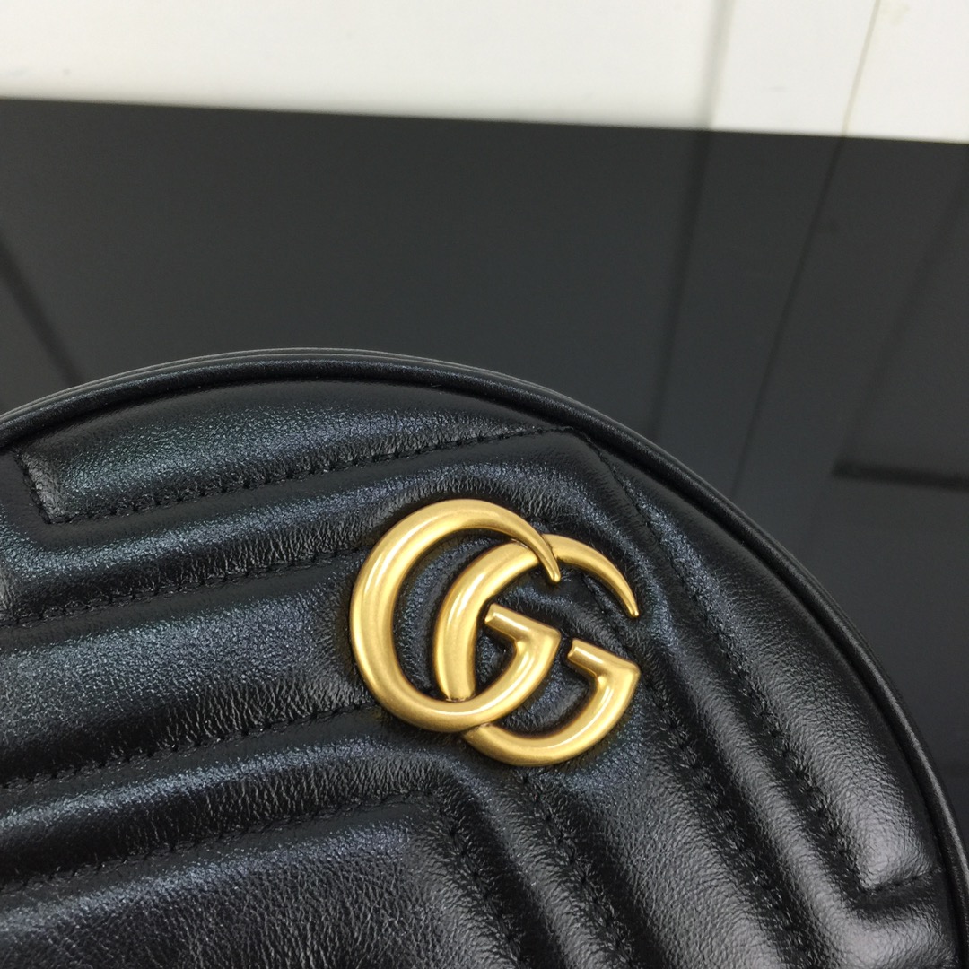 Gucci Round Bags